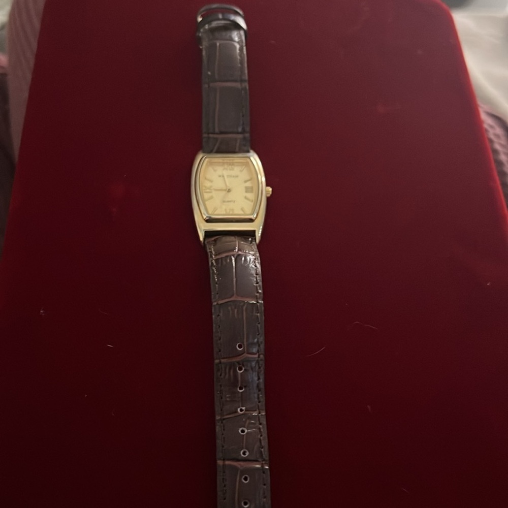 Vintage Waltham Quartz Ladies Watch - Picture 4 of 9
